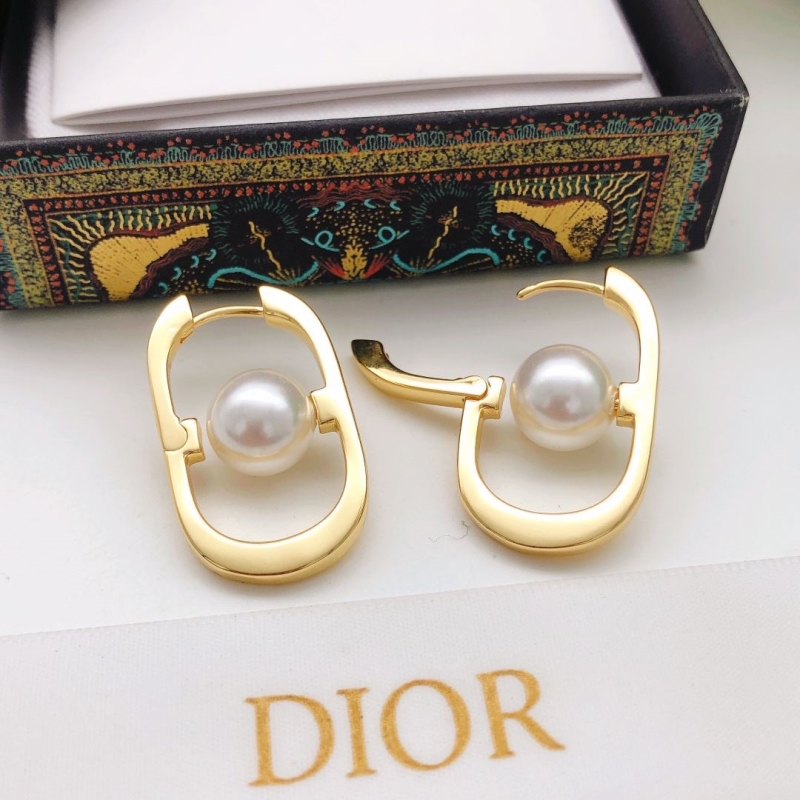 chr1st1an D10r earrings